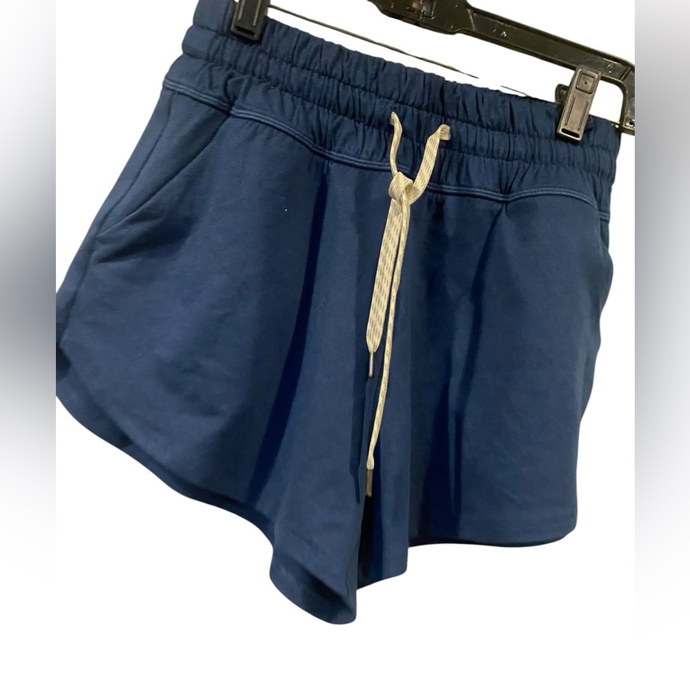NWT Vuori halo performance shorts BLUE COAST HEATHER Size XS - Picture 2 of 4